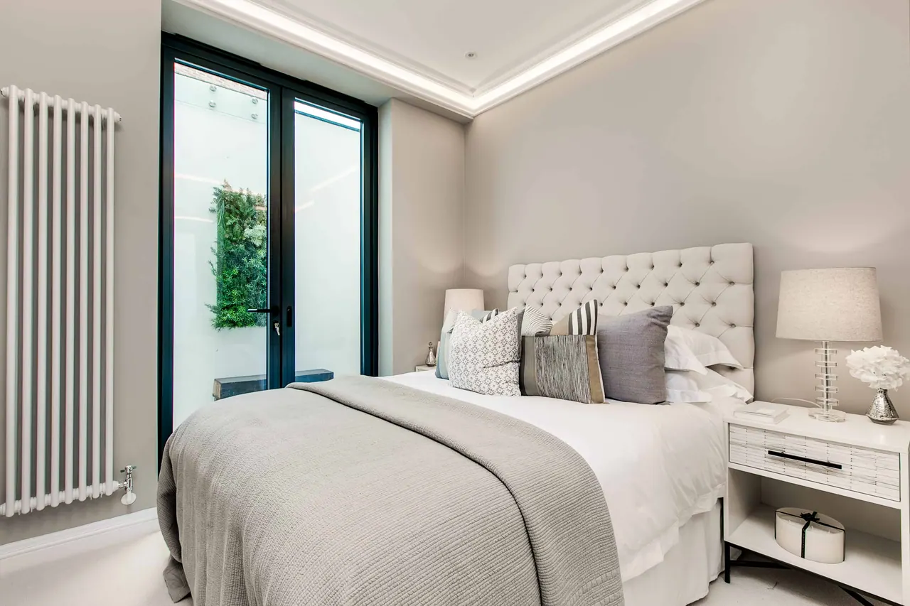 Internal reconfiguration and open-plan living